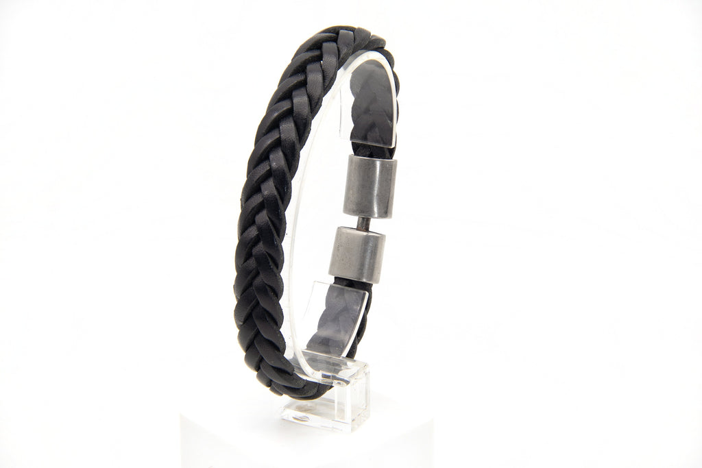 Pulsera Trenza nueva negra, vista lateral en pedestal