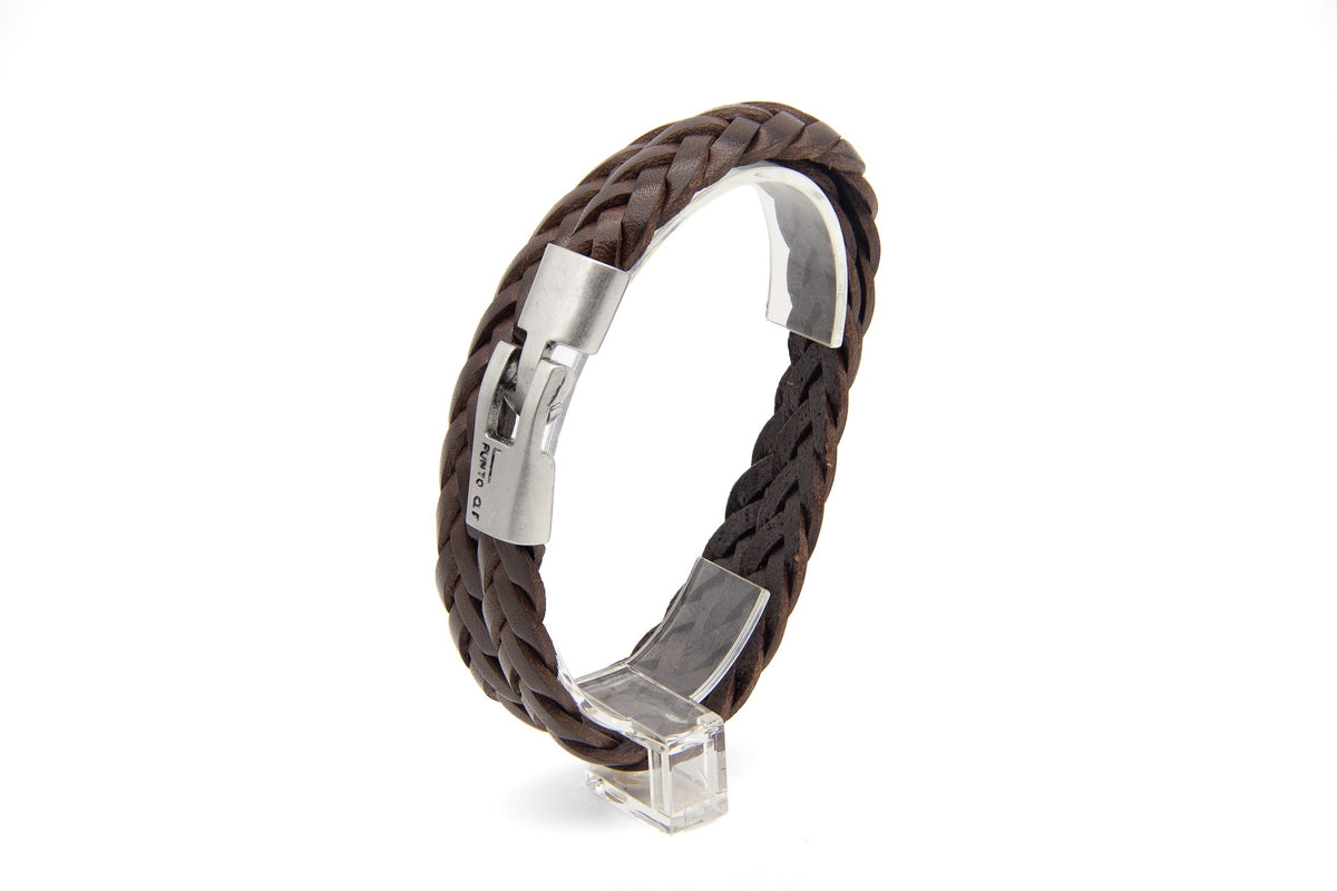 Pulsera Trenza doble de cuero marrón en pedestal