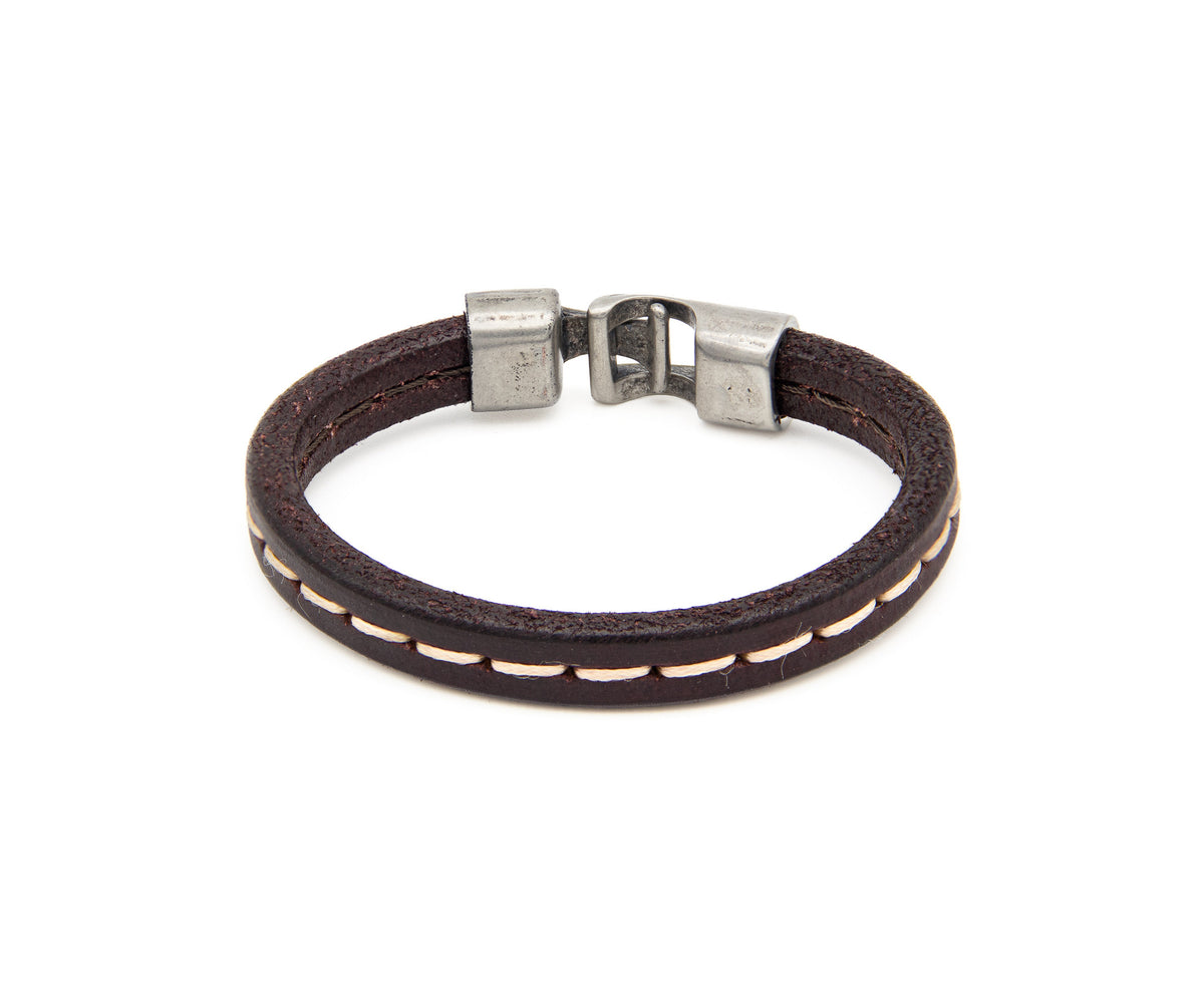 Pulsera Navegante marrón, vista de detrás con el cierre – PuntoAR