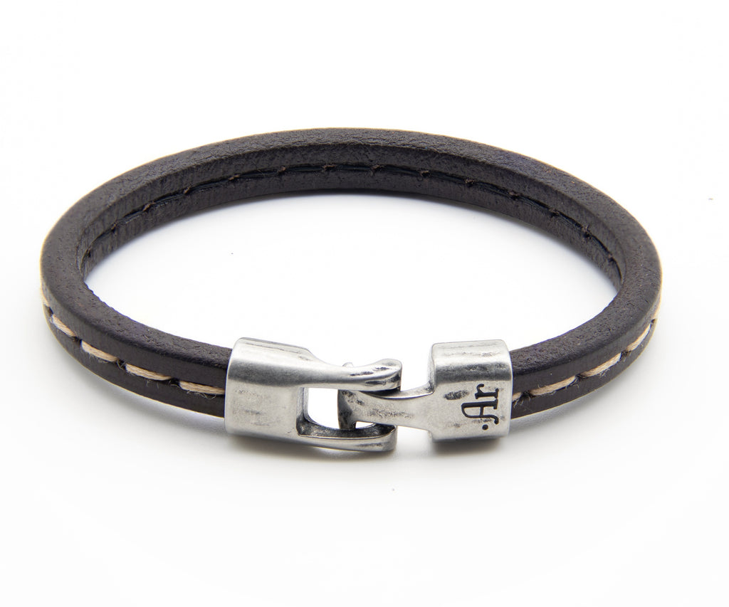Pulsera Navegante negra tumbada, otro ángulo – PuntoAR