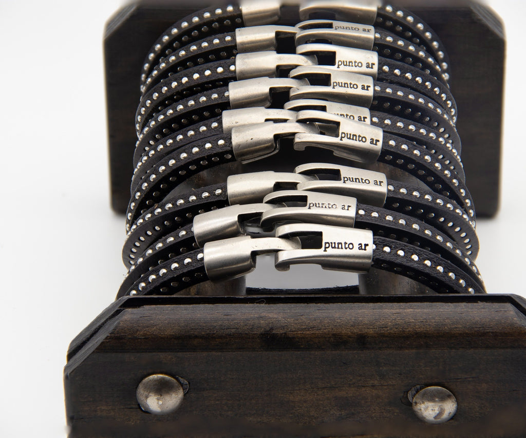 Pulsera Tachuela Fina