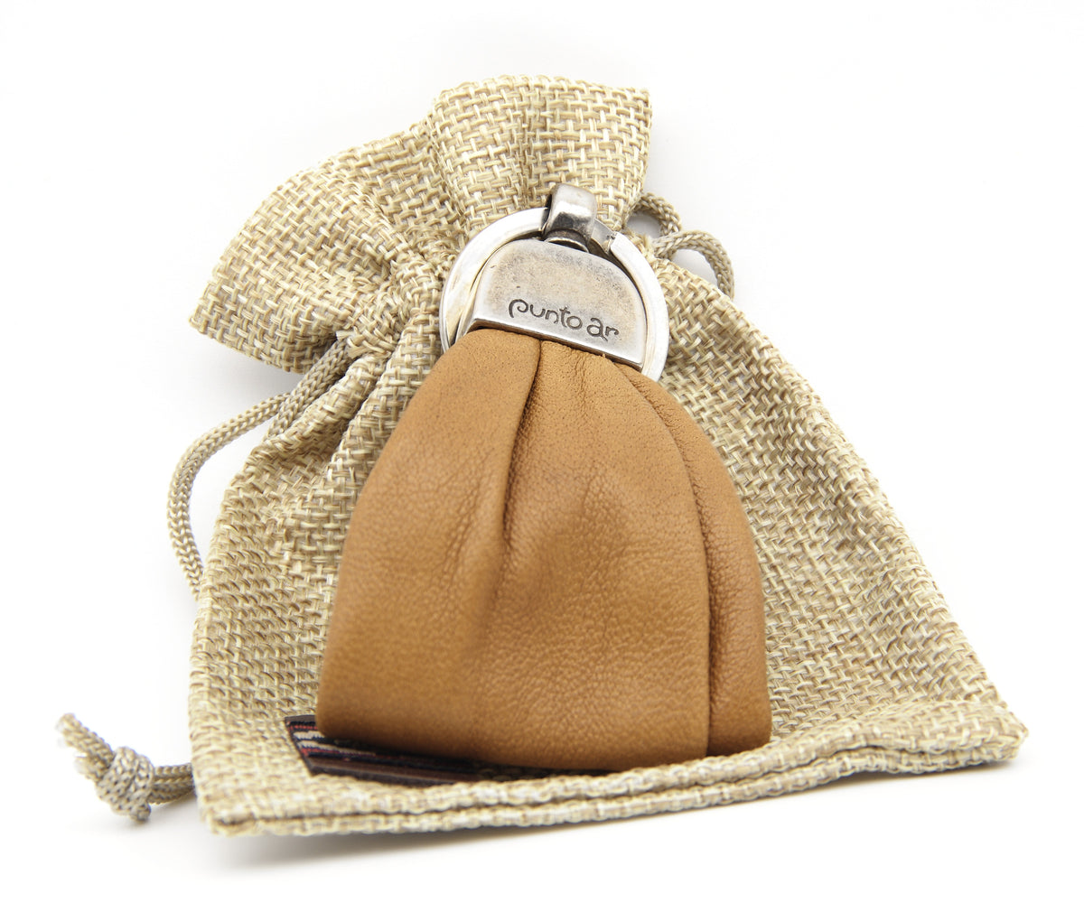 Llavero de cuero grueso camel – PuntoAR