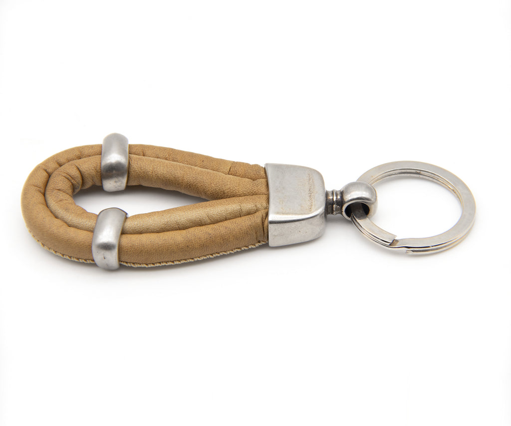 Llavero Cuero Napa en camel, hecho a mano – PuntoAR
