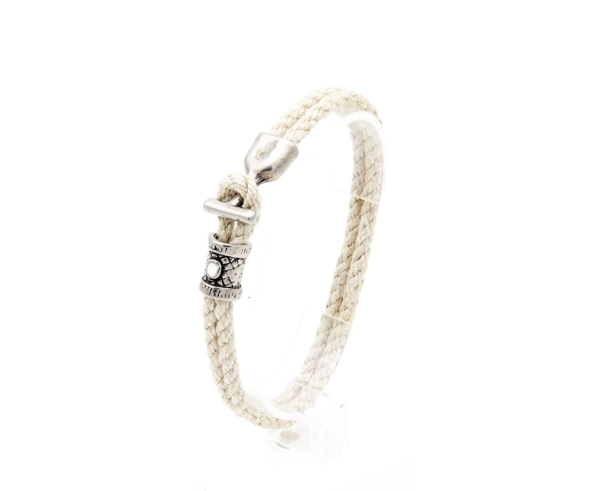 Pulsera Marinera T de soga de cáñamo con fornitura blanca y cierre en T – PuntoAR