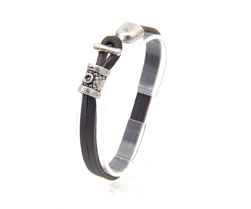 Pulsera Marinera T de cuero marrón oscuro con fornitura negra y cierre en T – PuntoAR
