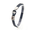 Pulsera Marinera T de cuero negro con fornitura roja y cierre en T – PuntoAR