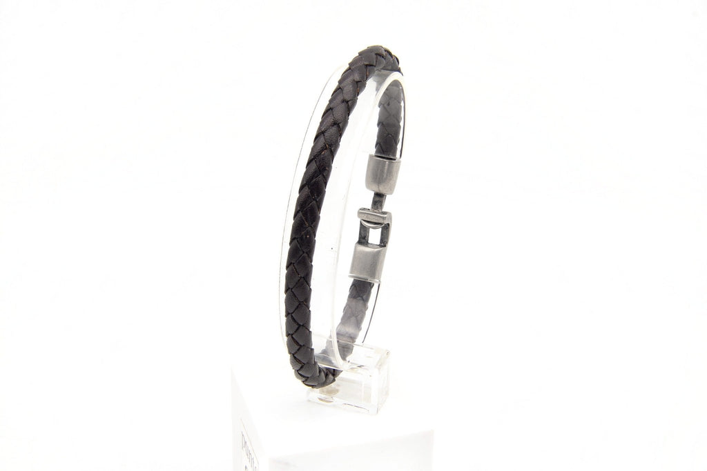 Pulsera Yeite de cuero trenzado marrón con cierre metálico grabado – PuntoAR